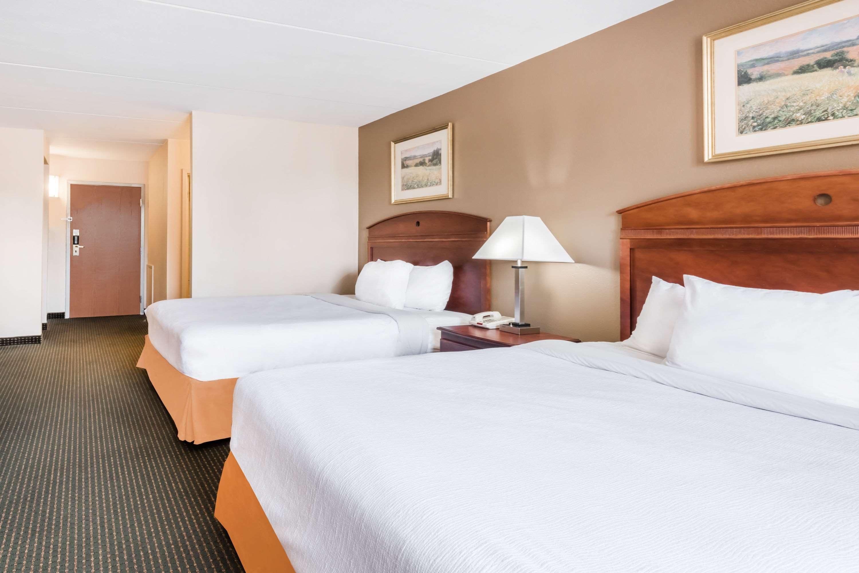 Ramada By Wyndham Harrisburg/Hershey Area Exterior foto